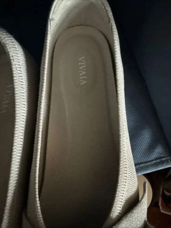 Vivaia Pointed-Toe Silver Bow Flats Elegant Style (Azura) Comfort Shoe EUC - Picture 2 of 10